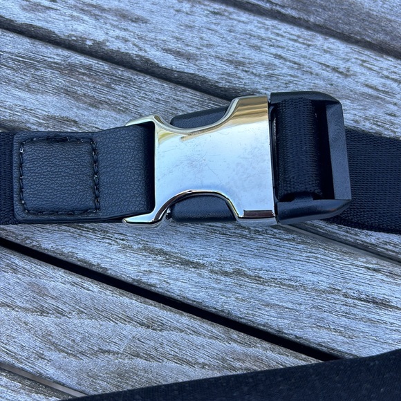 Athleta Revive convertible waistbag/clutch - Picture 3 of 9